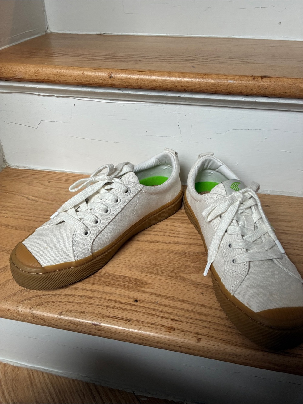 Cariuma off white fabric skateboarding sneakers